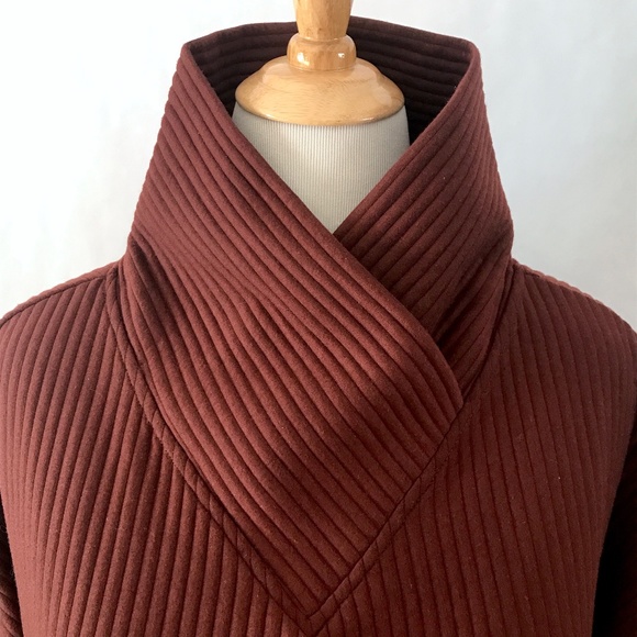 Tahari Sport Cinnamon Rust High Neck Ribbed Box Cut Long Sleeve Top - Picture 5 of 11